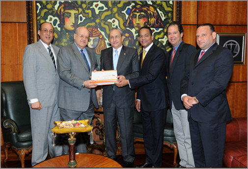 Imagen Presidente SCJ y del CPJ recibe Plan Estratégico  Santiago 2020