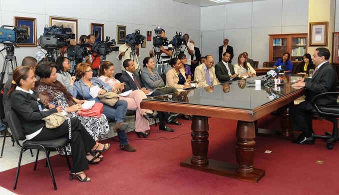 Imagen Presidente del Poder Judicial se reúne con la prensa judicial